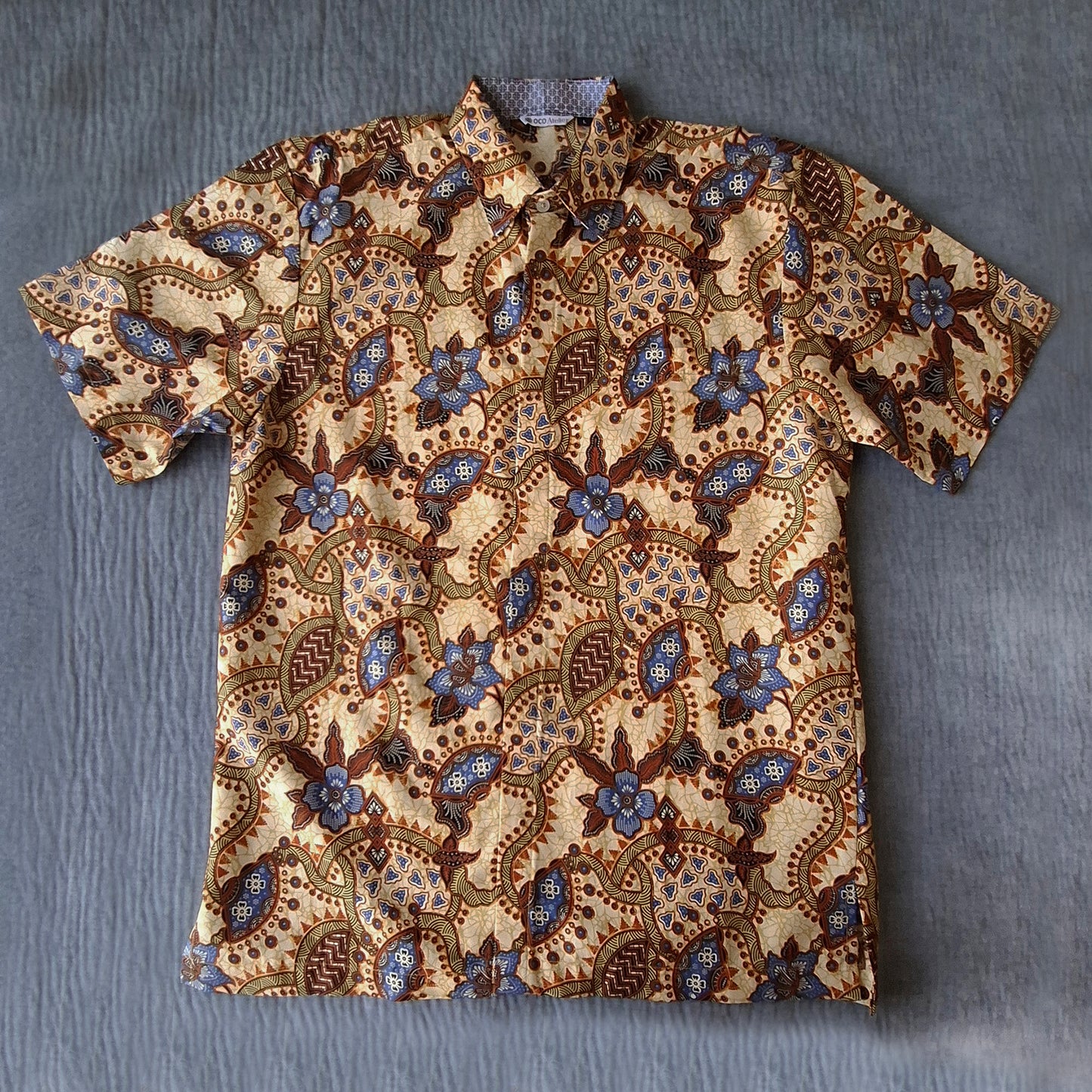 OCO, oco atelier, Batik, modern batik, men batik, men, shirt, tailored shirt, custom, unique, vibrant, sg, singapore, sgbatik, batikshirt, short sleeve batik, mandarin Collar, oriental shirt