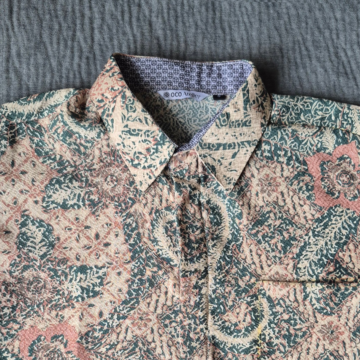 OCO, oco atelier, Batik, modern batik, men batik, men, shirt, tailored shirt, custom, unique, vibrant, sg, singapore, sgbatik, batikshirt, short sleeve batik, modern Collar, oriental shirt, stylish batik, modern man, artistic batik, pink batik, pink men shirt