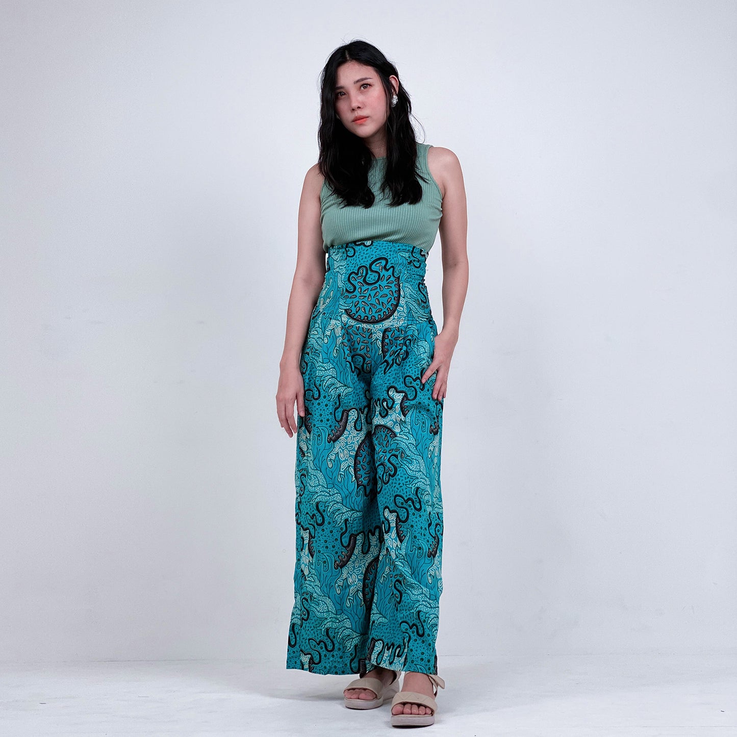 Oco, ocoatelier, batik, sg, singapore, modern, modern batik, batik ladies, classy batik, wide pants, high waist classy pants, everyday batik, batik for occasion, ladies batik, batiklover, vibrant, wide leg pants, comfortable batik