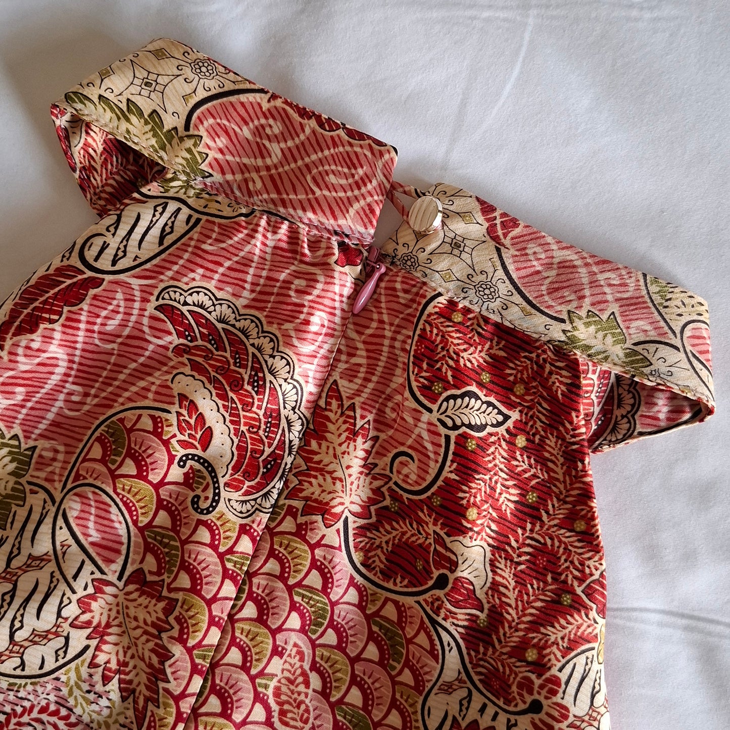Oco, ocoatelier, batik, sg, singapore, modern, modern batik, batik ladies, classy batik, halter dress, batik dress. classy dress, everyday batik, batik for occasion, ladies batik, batiklover, vibrant, flowy dress