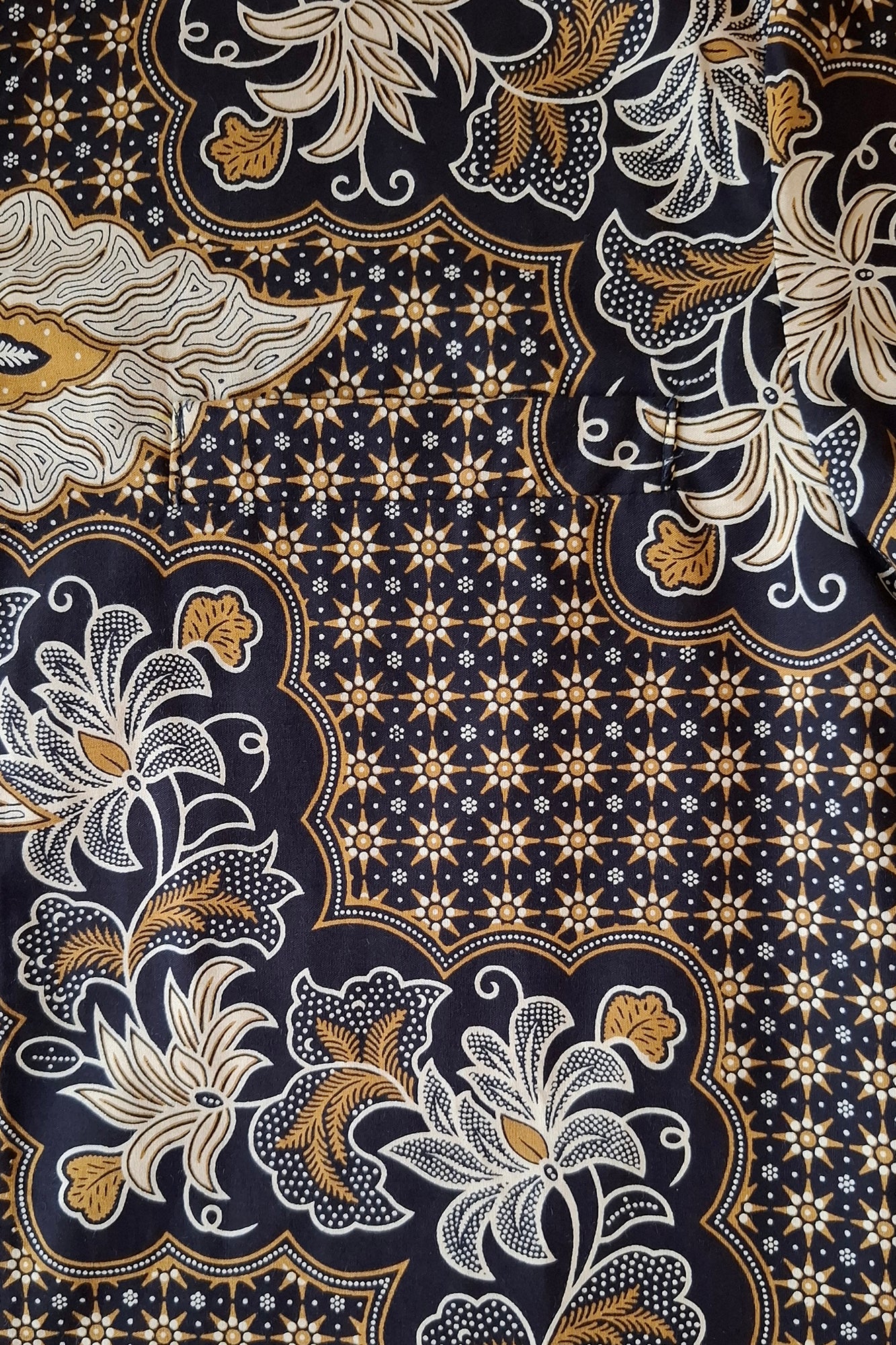 OCO, oco atelier, Batik, modern batik, men batik, men, shirt, tailored shirt, custom, unique, vibrant, sg, singapore, sgbatik, batikshirt, short sleeve batik, mandarin Collar, oriental shirt