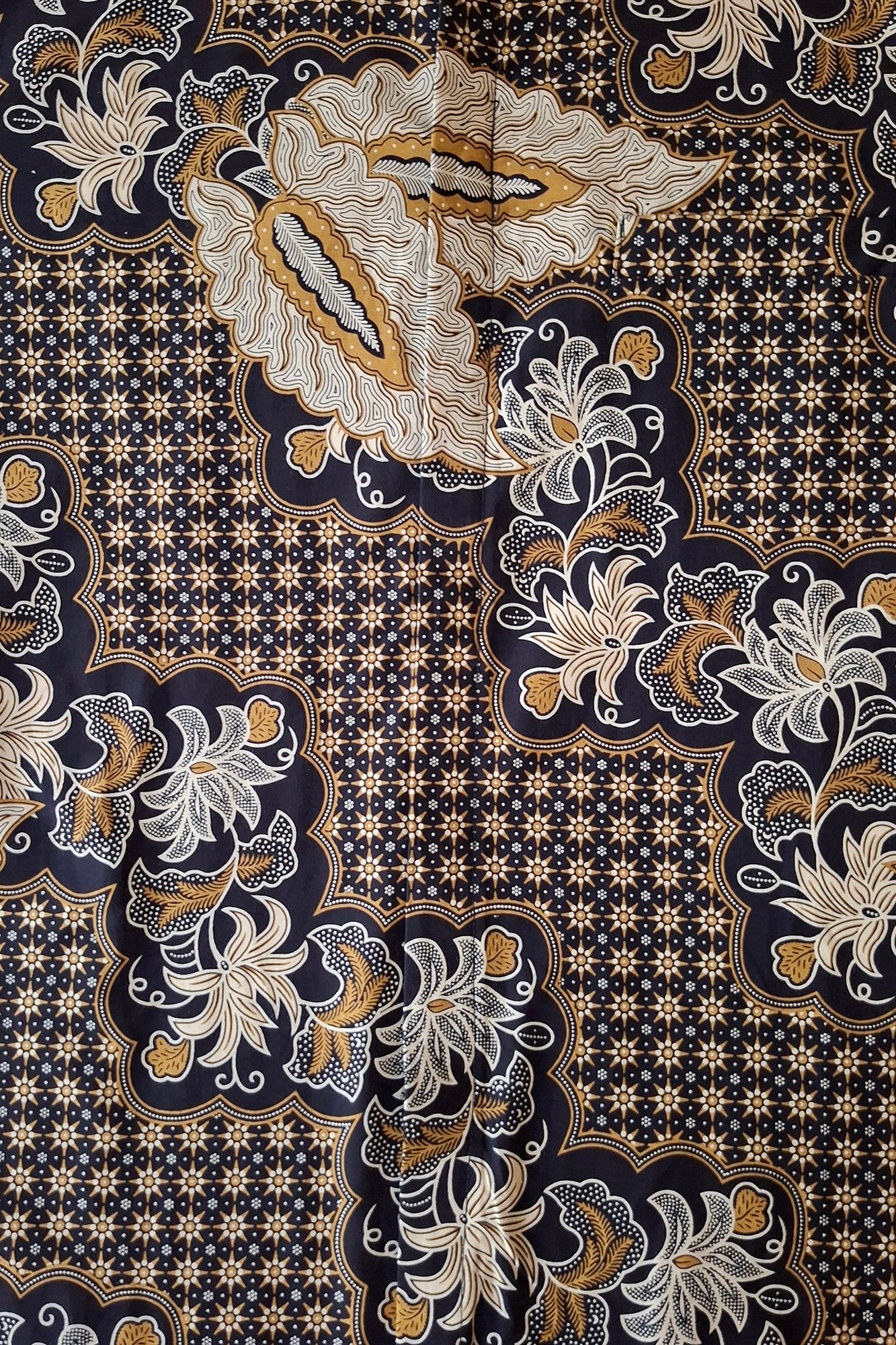OCO, oco atelier, Batik, modern batik, men batik, men, shirt, tailored shirt, custom, unique, vibrant, sg, singapore, sgbatik, batikshirt, short sleeve batik, mandarin Collar, oriental shirt