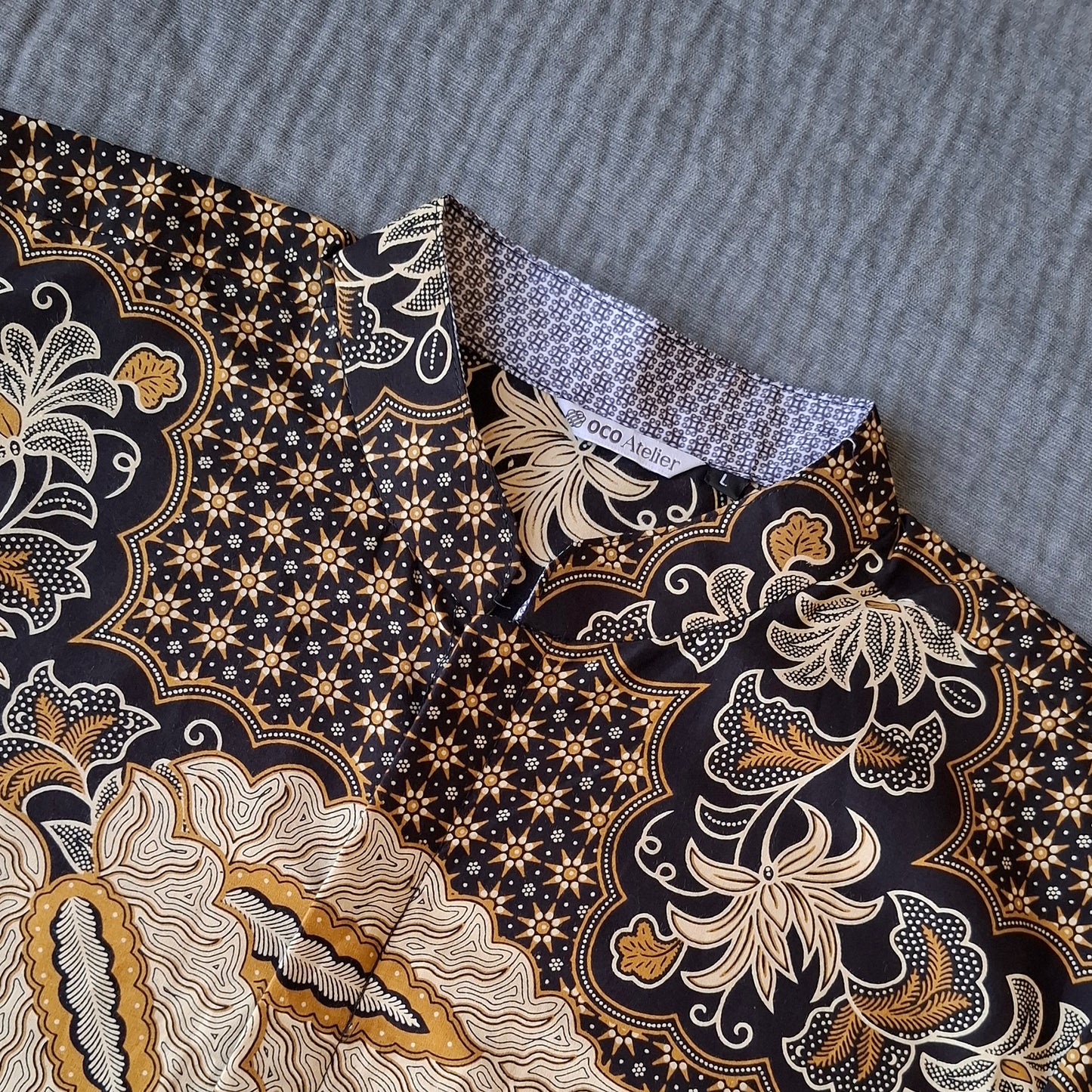 OCO, oco atelier, Batik, modern batik, men batik, men, shirt, tailored shirt, custom, unique, vibrant, sg, singapore, sgbatik, batikshirt, short sleeve batik, mandarin Collar, oriental shirt