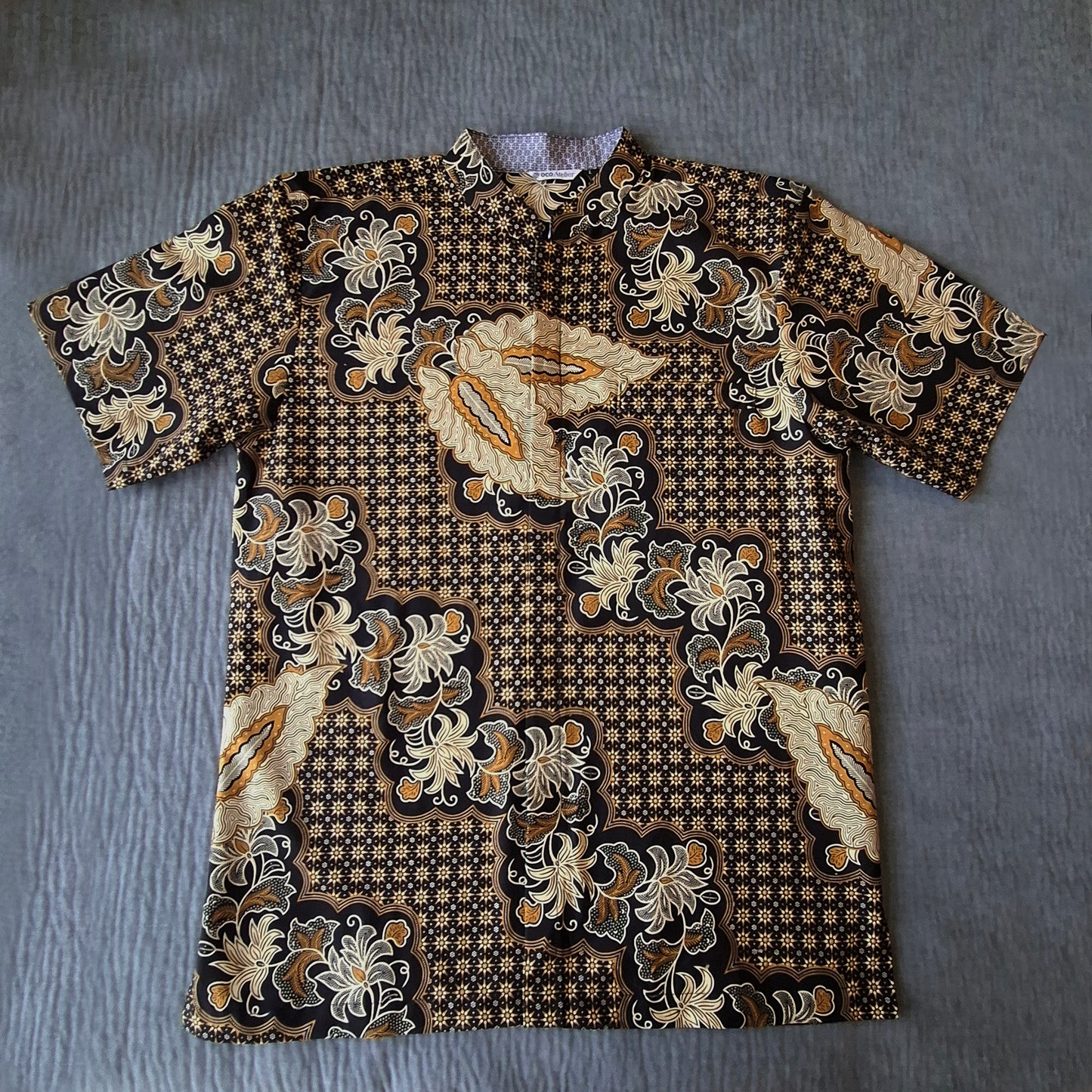 OCO, oco atelier, Batik, modern batik, men batik, men, shirt, tailored shirt, custom, unique, vibrant, sg, singapore, sgbatik, batikshirt, short sleeve batik, mandarin Collar, oriental shirt