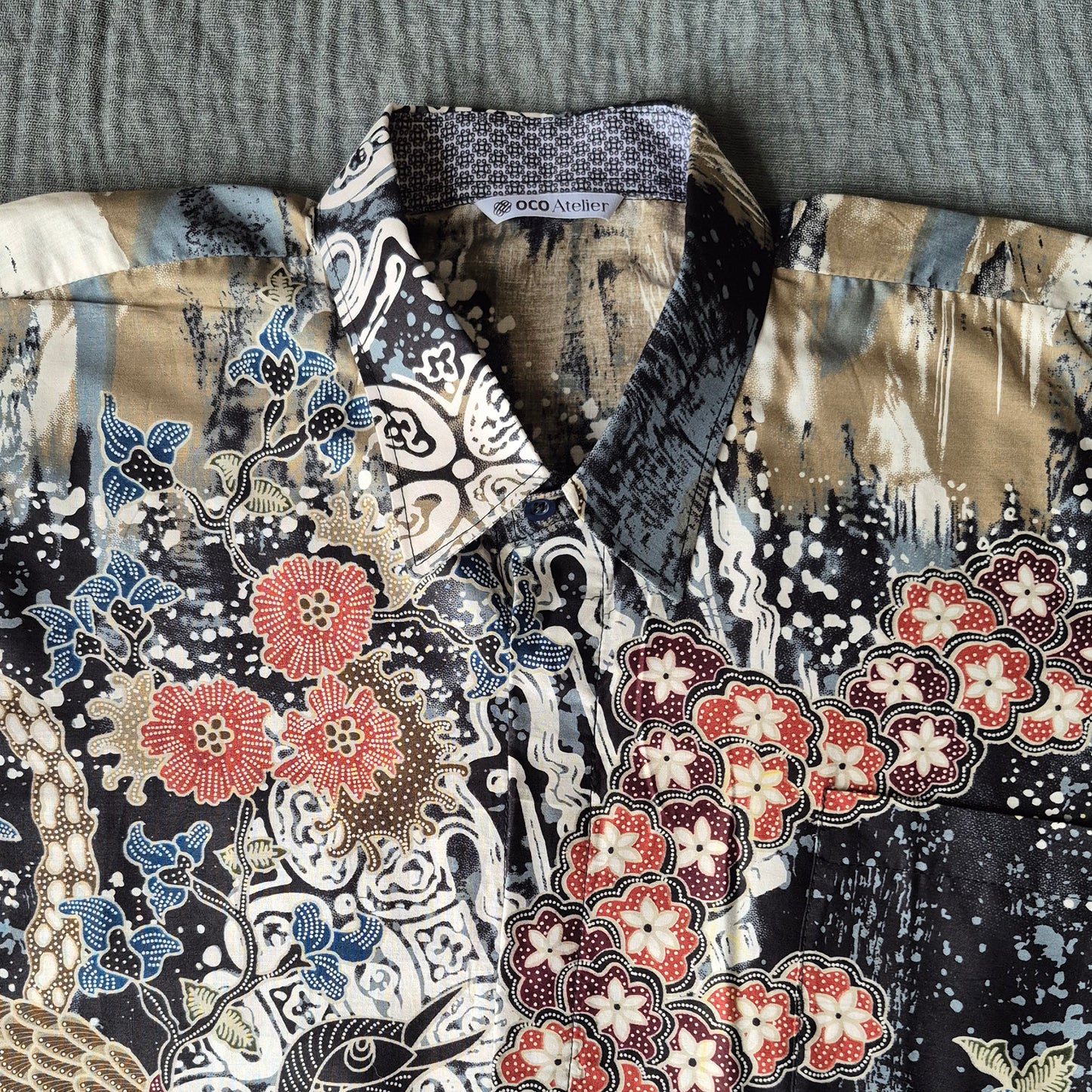 OCO, oco atelier, Batik, modern batik, men batik, men, shirt, tailored shirt, custom, unique, vibrant, sg, singapore, sgbatik, batikshirt, short sleeve batik, modern Collar, oriental shirt, stylish batik, modern man, artistic batik