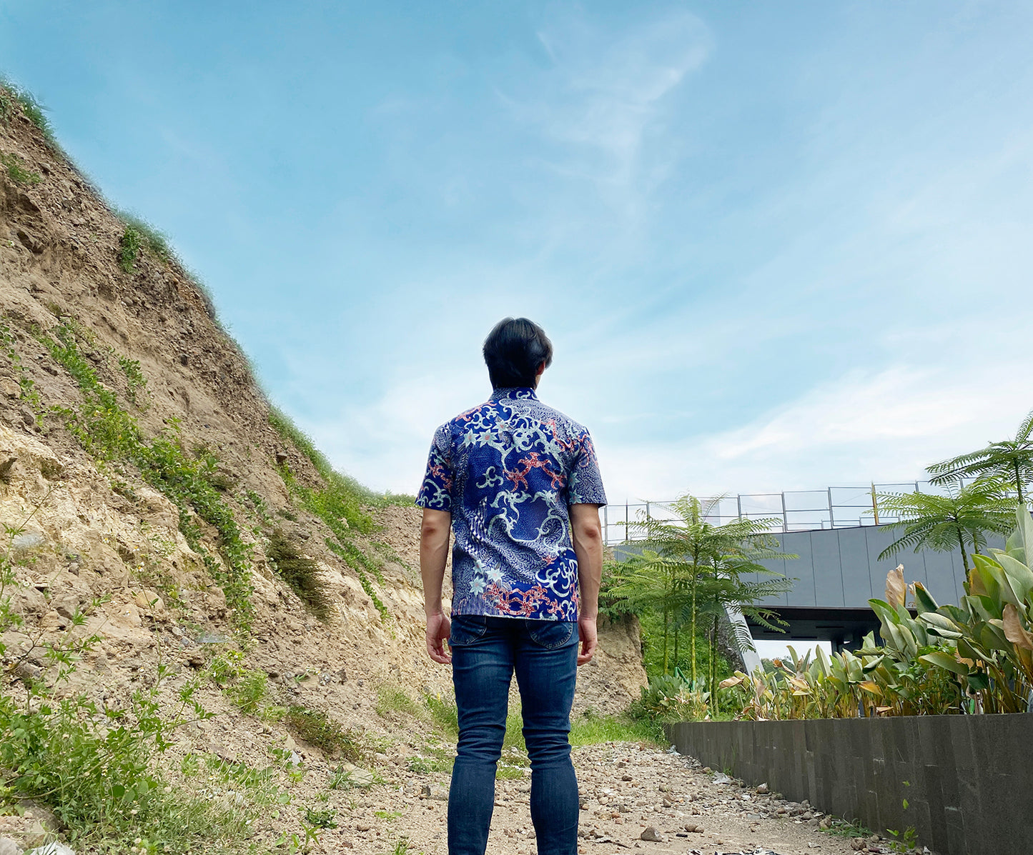 Singapore Modern batik shirts for men: Concealed pocket well tailored, unique prints. short sleeve Batik shirt. Unique Batik Men Shirt.