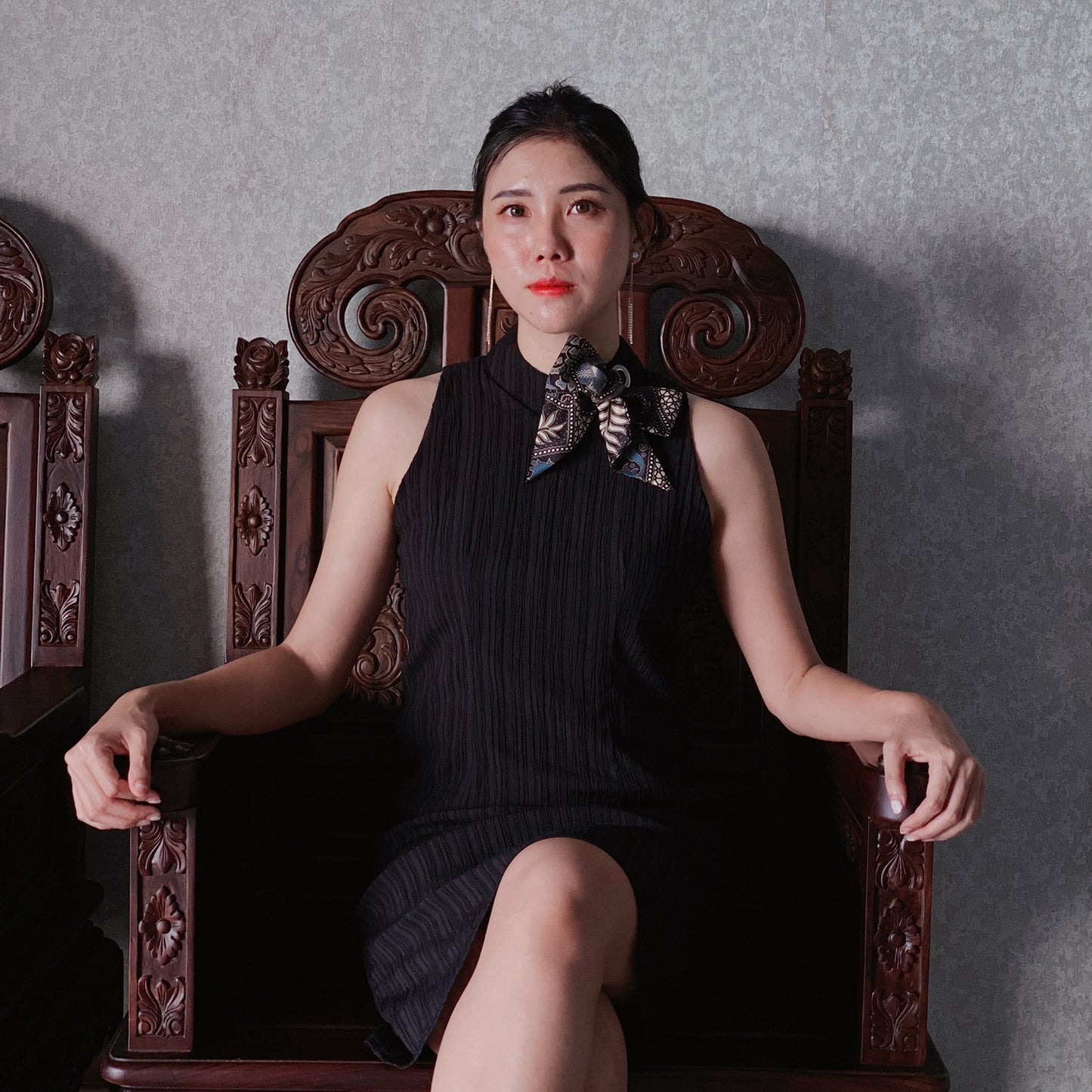 Modern Batik Dress in singapore. Elegant and classy for all occasions. Classic Black dress. Zipper with perfect fit.
