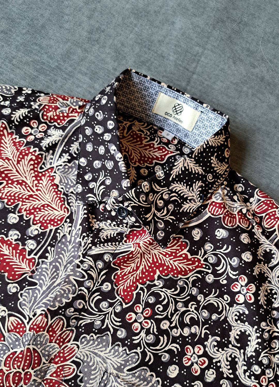 Singapore Modern batik shirts for men: Concealed pocket well tailored, unique prints. short sleeve Batik shirt. 