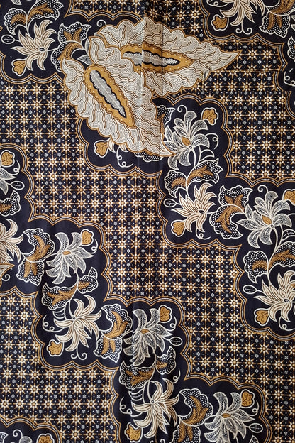 OCO, oco atelier, Batik, modern batik, men batik, men, shirt, tailored shirt, custom, unique, vibrant, sg, singapore, sgbatik, batikshirt, short sleeve batik, mandarin Collar, oriental shirt
