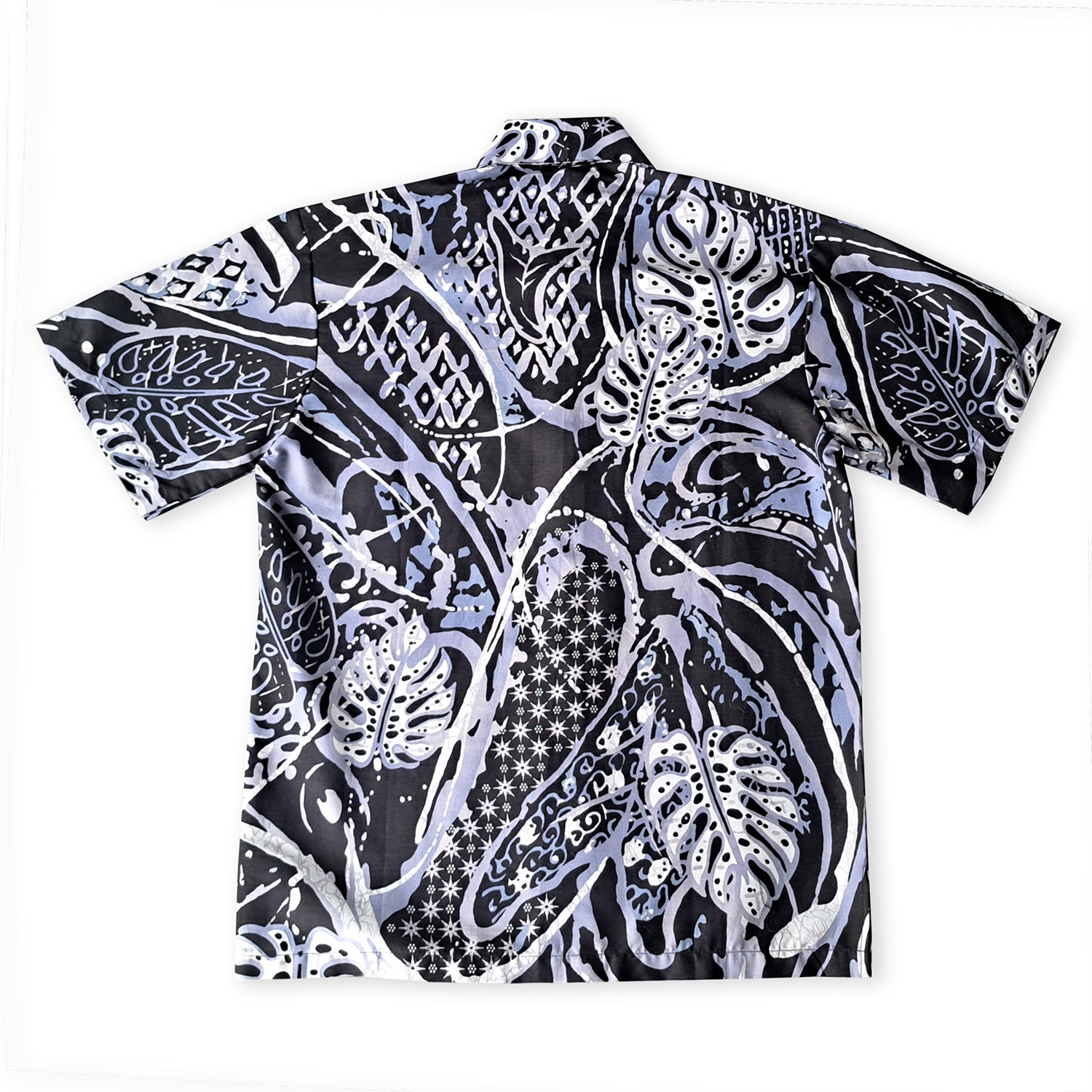 Singapore Modern batik shirts for men: Concealed pocket well tailored, unique prints. short sleeve Batik shirt.  Batik for everyday wear.