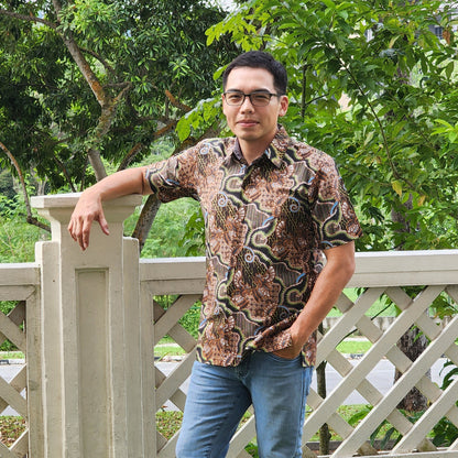 OCO, oco atelier, Batik, modern batik, men batik, men, shirt, tailored shirt, custom, unique, vibrant, sg, singapore, sgbatik, batikshirt, short sleeve batik, modern Collar, oriental shirt, stylish batik, modern man