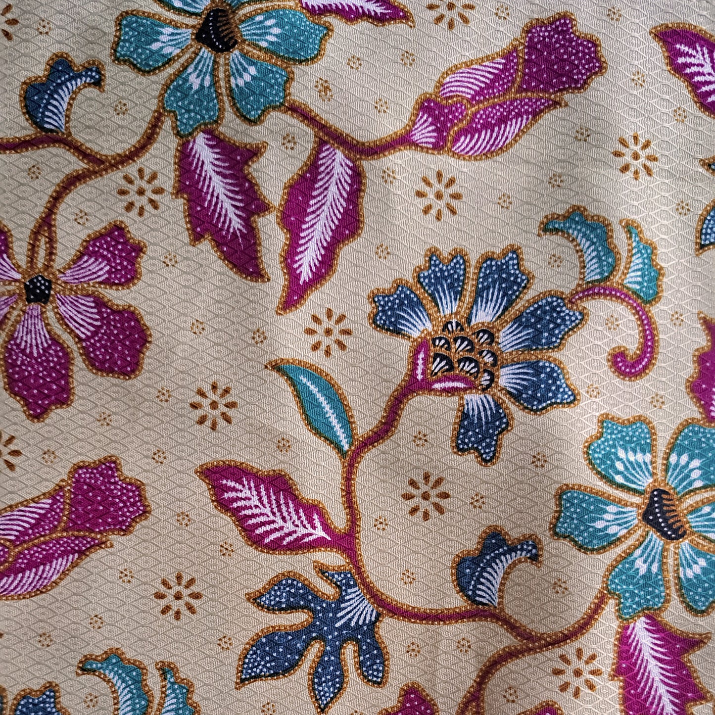 Modern batik blouse for ladies in Singapore. Halter neck, beautiful batik print. Pretty yet comfortable.