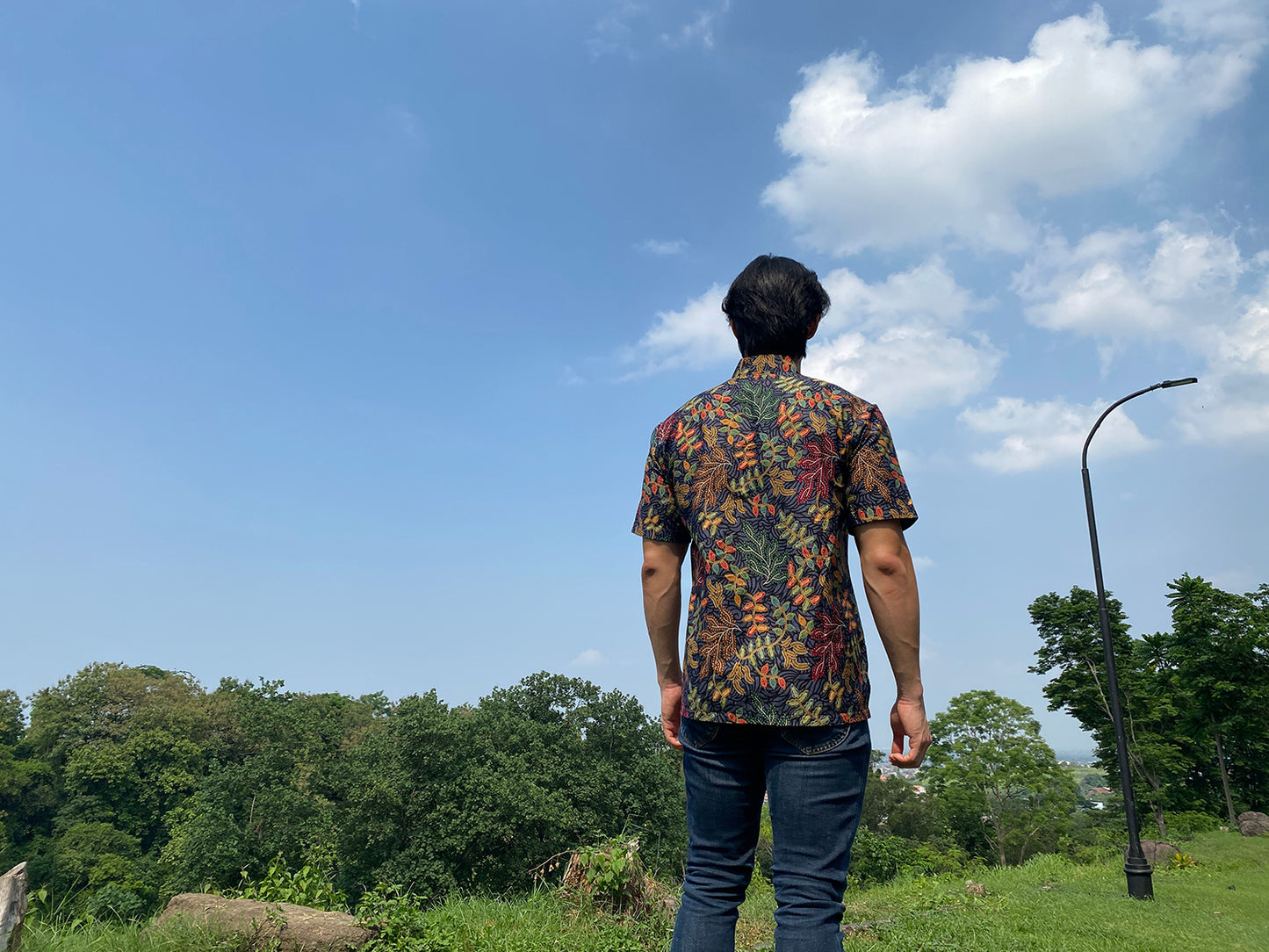 Singapore Modern batik shirts for men: Concealed pocket well tailored, unique prints. short sleeve Batik shirt.  Colourful Botanical Batik.