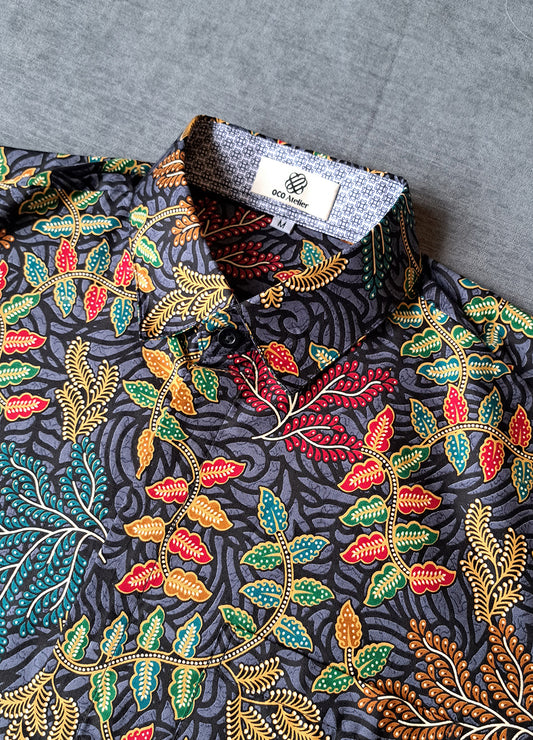 Singapore Modern batik shirts for men: Concealed pocket well tailored, unique prints. short sleeve Batik shirt.  Colourful Botanical Batik.